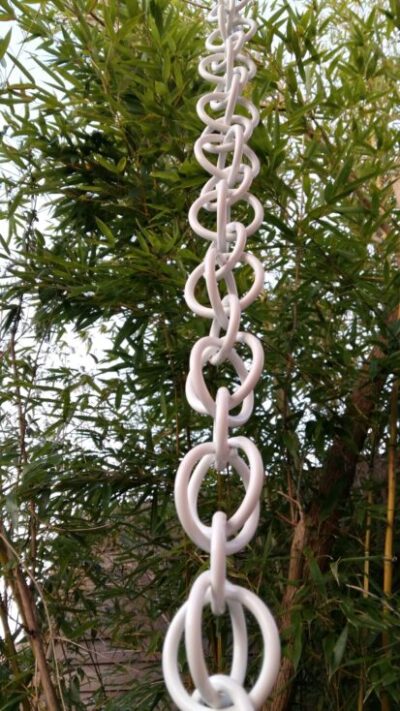 Cadenas de techo blancas